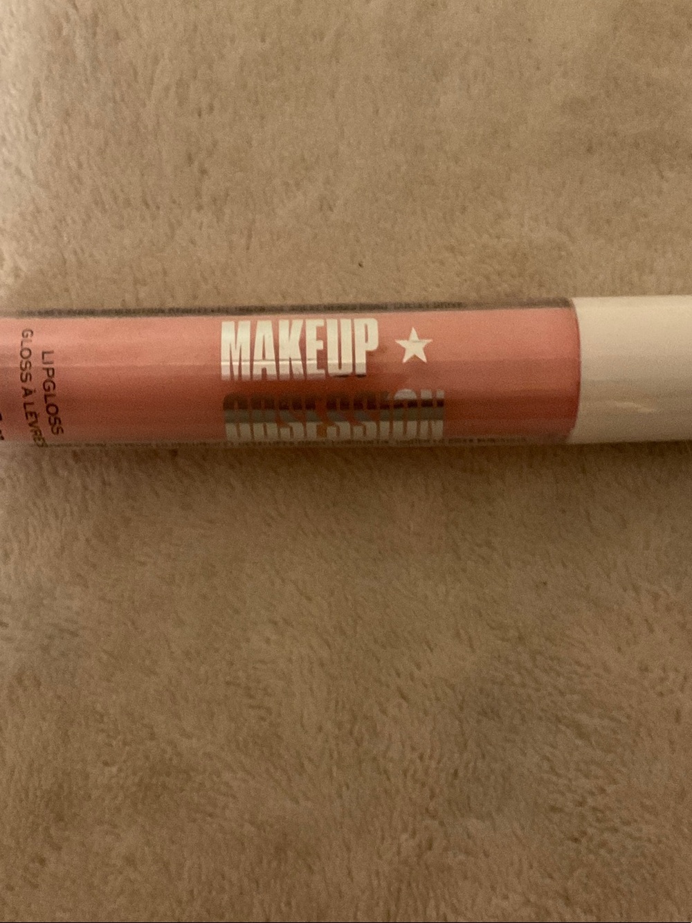 MAKEUP Revolution Hydrating Lip Gloss – Soft Pink Shine